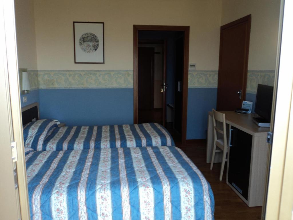 Hotel La Fonte Osimo Phòng bức ảnh
